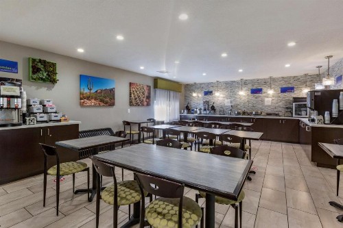 Best Western North Phoenix Hotel - image 24