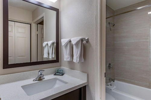 Best Western North Phoenix Hotel - image 27