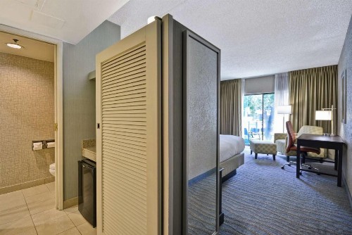 DoubleTree by Hilton Phoenix North - image 25
