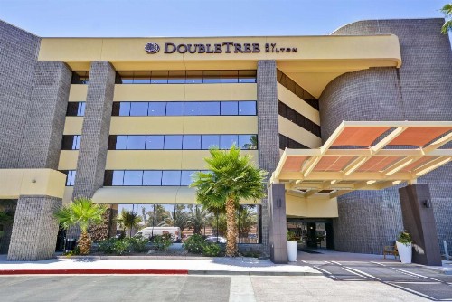 DoubleTree by Hilton Phoenix North - image 3