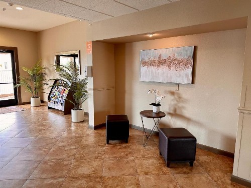 Comfort Inn West Phoenix at 27th Ave and I-I0 - image 1
