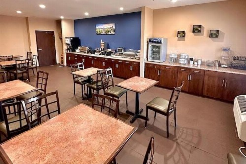 Comfort Suites At Metro Center Phoenix - image 5