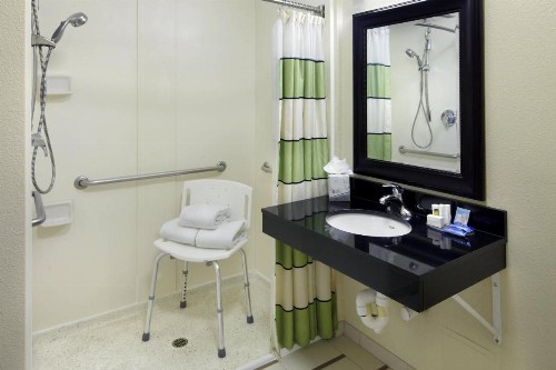 Fairfield Inn & Suites Phoenix Midtown - image 7