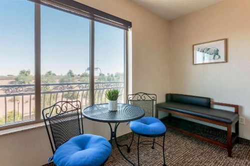 Comfort Suites Glendale - State Farm Stadium Area - image 18