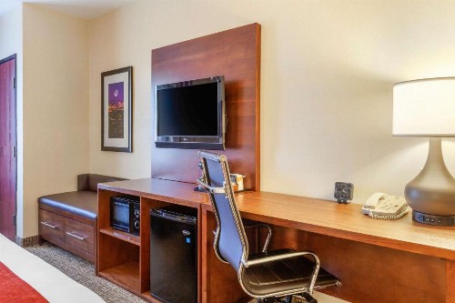 Comfort Suites Glendale - State Farm Stadium Area - image 26