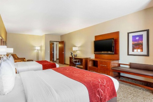 Comfort Suites Glendale - State Farm Stadium Area - image 29