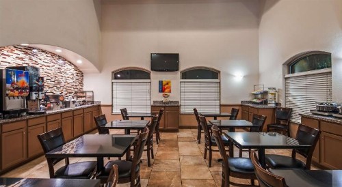Best Western Tolleson Hotel - image 3