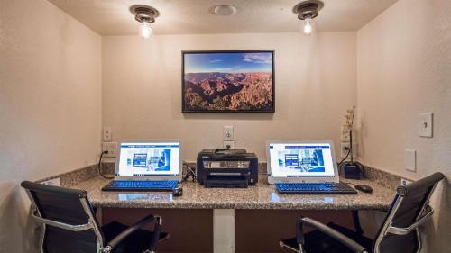 Best Western Tolleson Hotel - image 8