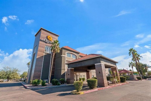 La Quinta by Wyndham Phoenix I-10 West - image 15