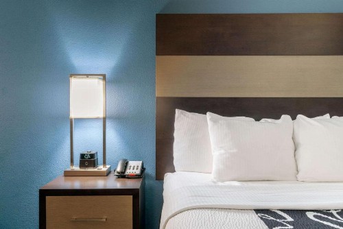 La Quinta by Wyndham Phoenix I-10 West - image 17