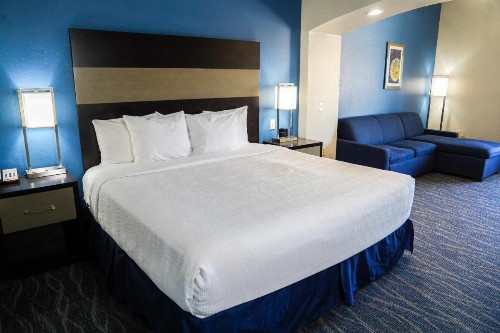 La Quinta by Wyndham Phoenix I-10 West - image 2