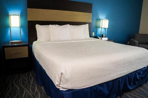 La Quinta by Wyndham Phoenix I-10 West - image 20