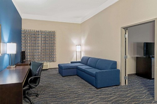 La Quinta by Wyndham Phoenix I-10 West - image 23
