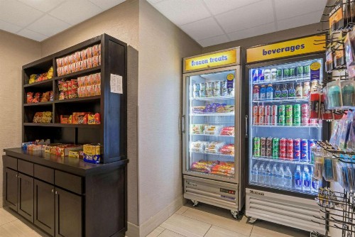 La Quinta by Wyndham Phoenix I-10 West - image 31