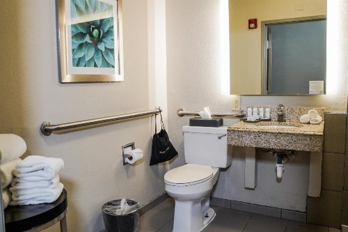La Quinta by Wyndham Phoenix I-10 West - image 41