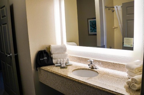 La Quinta by Wyndham Phoenix I-10 West - image 47