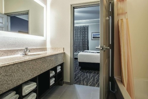 La Quinta by Wyndham Phoenix I-10 West - image 7