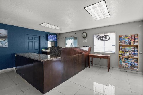 Travel Inn - image 2