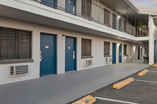 Travel Inn - image 7