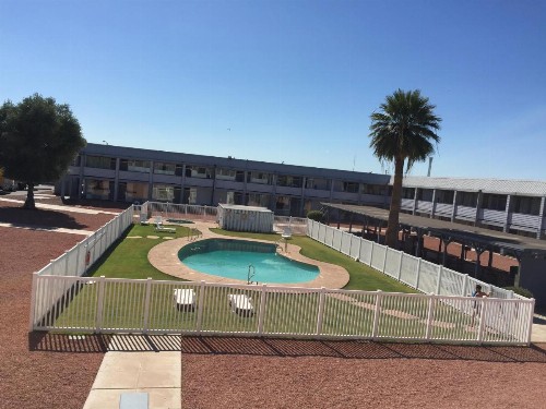EZ 8 Motel Airporter - image 19