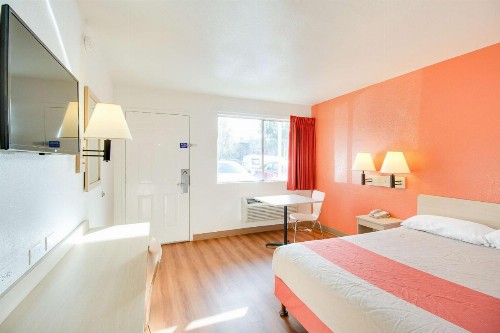 Motel 6-Phoenix AZ - East - image 11