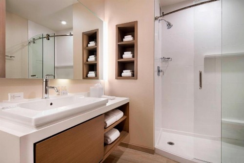 Courtyard by Marriott Phoenix Downtown - image 30