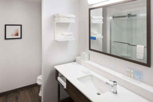 Hampton Inn & Suites Phoenix Downtown - image 10