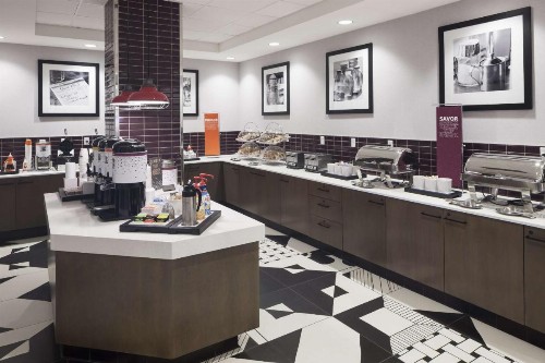 Hampton Inn & Suites Phoenix Downtown - image 18