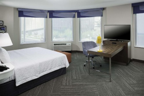 Hampton Inn & Suites Phoenix Downtown - image 36