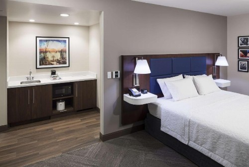Hampton Inn & Suites Phoenix Downtown - image 5