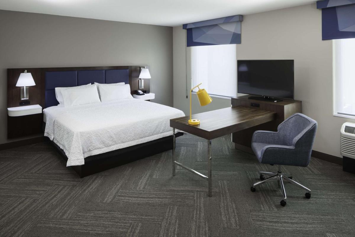 Hampton Inn & Suites Phoenix Downtown - image 6