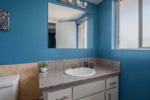 Relaxing 2BR with Pool - image 12