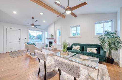 Cozy Coronado - image 7