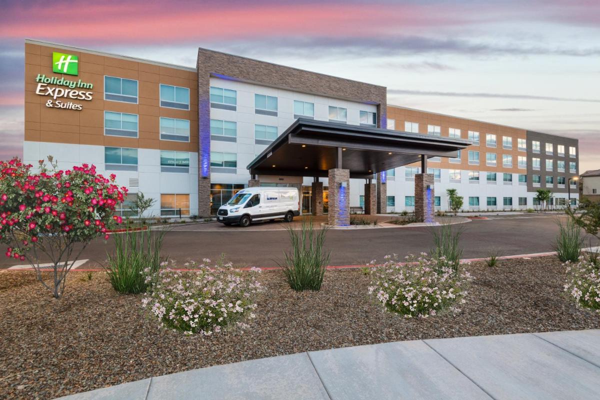 Holiday Inn Express & Suites - Phoenix - Airport North an IHG Hotel - main image