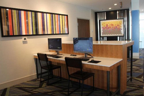 Holiday Inn Express & Suites - Phoenix - Airport North an IHG Hotel - image 25