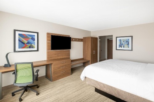 Holiday Inn Express & Suites - Phoenix - Airport North an IHG Hotel - image 4