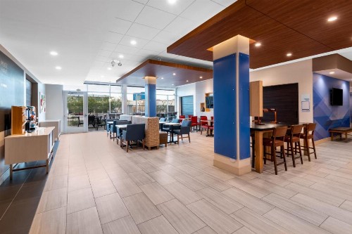 Holiday Inn Express & Suites - Phoenix - Airport North an IHG Hotel - image 44