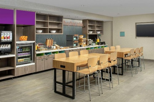 Home2 Suites By Hilton Phoenix Airport South - image 7