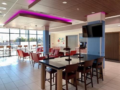 Holiday Inn Express & Suites - Phoenix North - Happy Valley an IHG Hotel - image 12