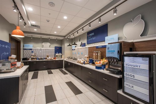 Holiday Inn Express & Suites - Phoenix North - Happy Valley an IHG Hotel - image 24