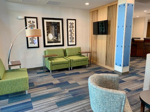 Holiday Inn Express & Suites - Phoenix North - Happy Valley an IHG Hotel - image 3