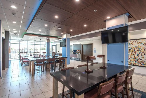 Holiday Inn Express & Suites - Phoenix North - Happy Valley an IHG Hotel - image 39