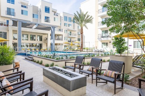 Luxury Uptown Apartments by WanderJaunt - image 12