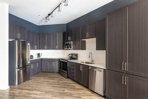 Luxury Uptown Apartments by WanderJaunt - image 7