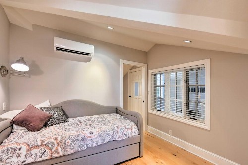 Private and Pet-Friendly Retreat 5 Miles to Dtwn PHX - image 6