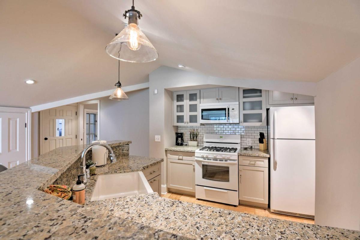 Private and Pet-Friendly Retreat 5 Miles to Dtwn PHX - image 5