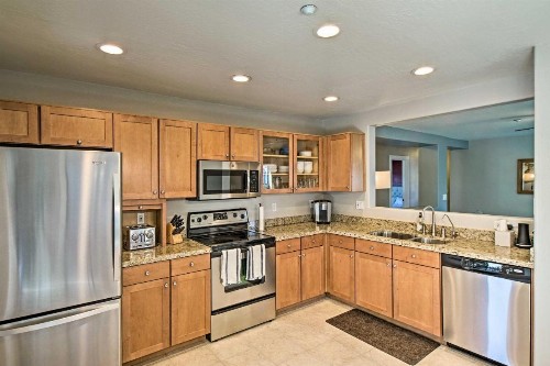 Chic Home with Patio 12Mi to Downtown Phoenix!