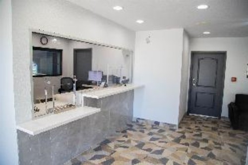 Econo Lodge Pico Rivera - image 6