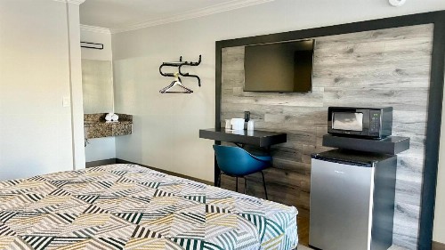 Angels Motel - image 22