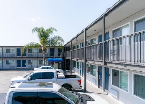 Angels Motel - image 32